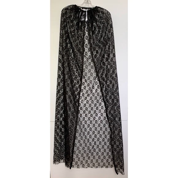 Black Lace Cape - Picture 6 of 11